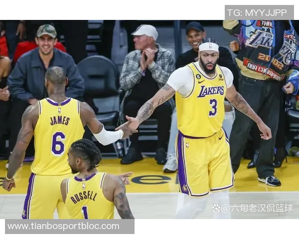 湖人客场挑战76人胜率接近势均力敌激战在即