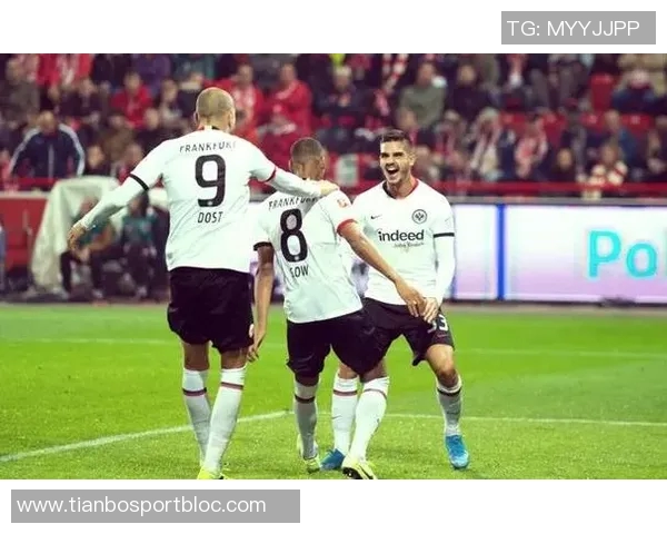 德甲精彩回顾斯图加特客场胜利法兰克福成功挑战狼堡 德甲精彩回顾斯图加特客场胜利法兰克福成功挑战狼堡