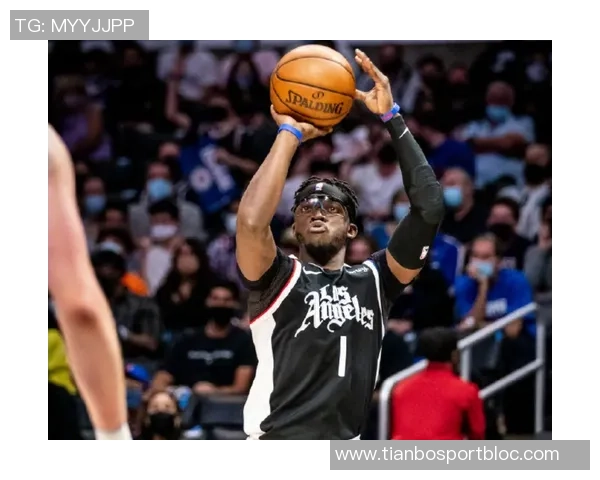 多诺万米切尔全能表现助球队取胜28分8助攻3抢断罚球命中率高达81